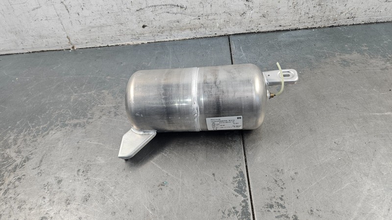 2011 Mercedes Benz AMG E 63 Air Suspension Tank #4899 P6