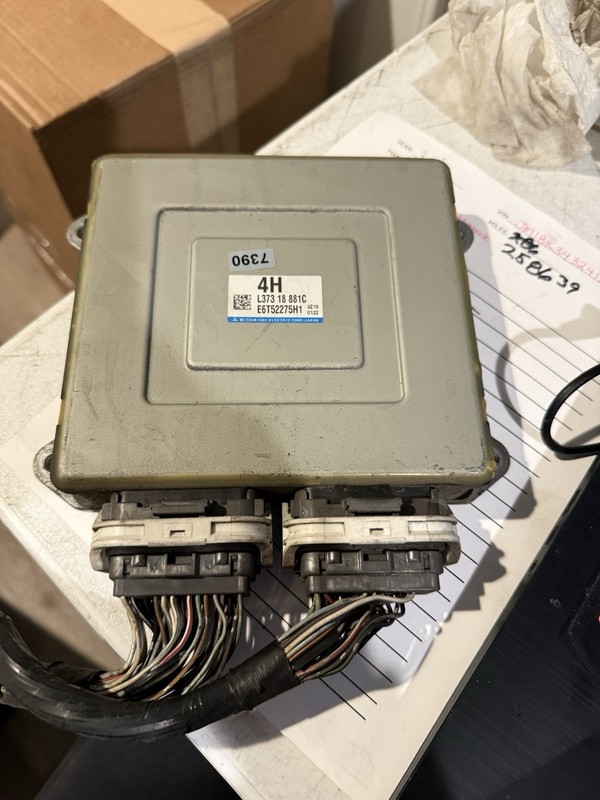 Mazda 3 2.3L Engine Computer L373 18 881C ECU Control Module Unit ECM PCM