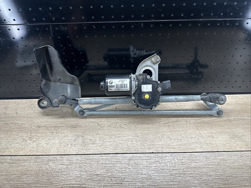 2012 - 2016 BMW F30 F31 F32 328i 335i F22 Windshield Wiper Motor 726750303 OEM