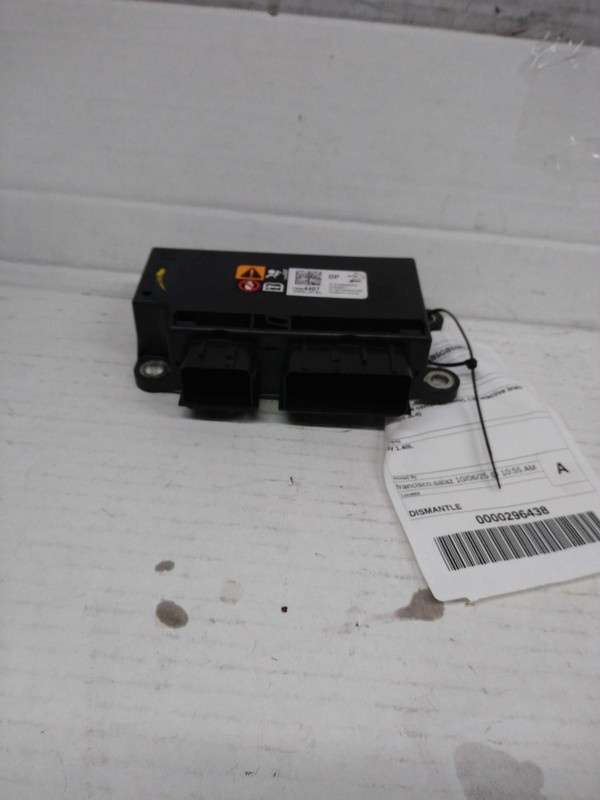 Used Air Bag Module fits: 2016 Chevrolet Trax Air Bag below center console LS w/