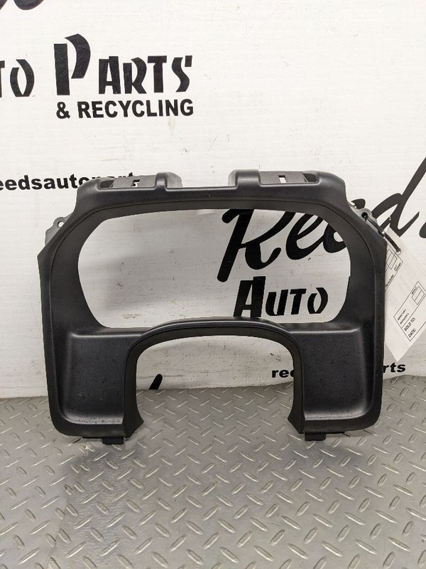 2014-2018 CHEVROLET SILVERADO 1500 INSTRUMENT SPEEDO CLUSTER BEZEL OEM1192894