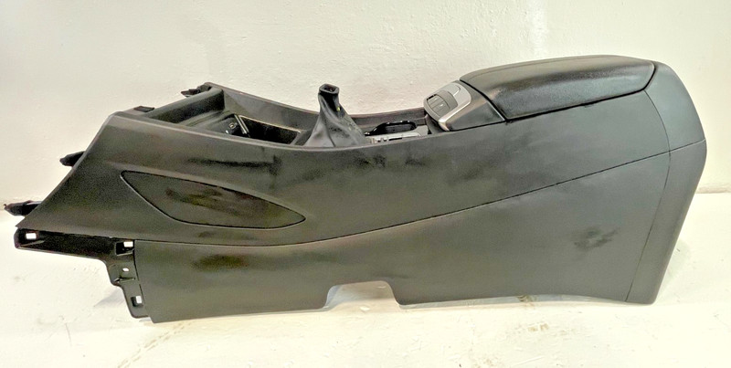 22-24 HYUNDAI TUCSON SEL CENTER CONSOLE STORAGE COMPARTMENT ASSEMBLY # 103285