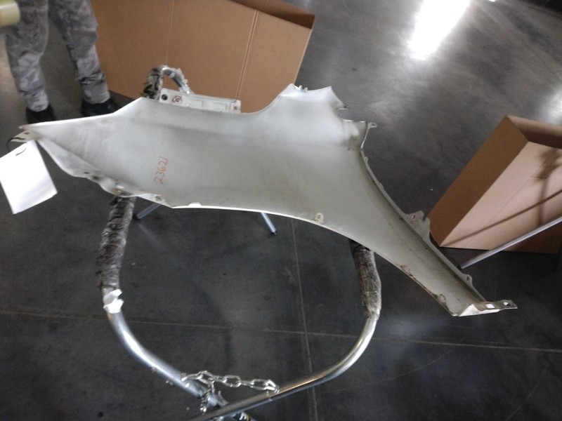 2014 Hyundai Tucson Right Fender White OEM Used 332012 170K Miles