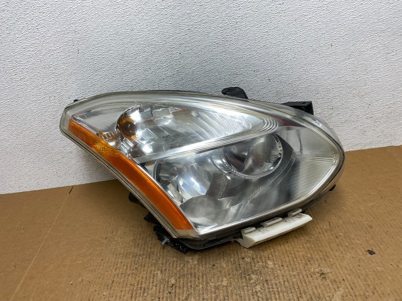 2009-2013 Nissan Rogue Right Passenger Halogen Headlight AE2662 DW