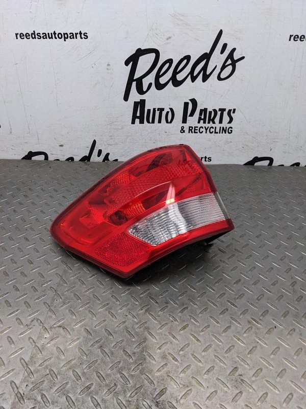 GRANDCHER 2011 Tail Light 1065275