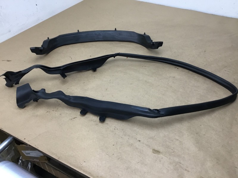 Jaguar XF 35T 2017 Front Hood Seal Sealing Cowl Deflector Baffle Cover 16-19 ;:O