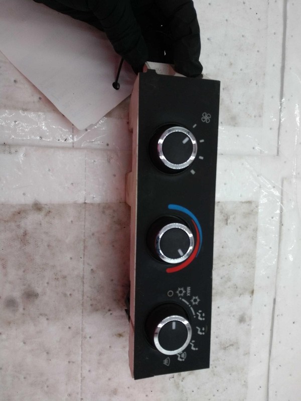 2010 Chevrolet Express 2500 A/C Selector Switch OEM 15773678 163K Miles