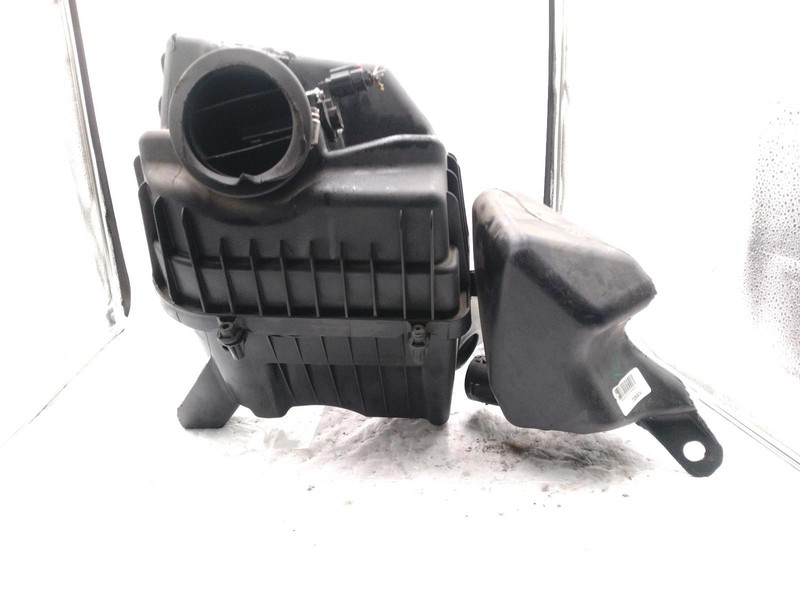 2016 GMC Acadia Air Cleaner Assembly OEM 3.6L Used 102K Miles 20913557