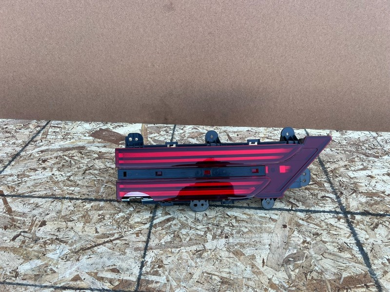 GENESIS GV70 2022-2026 OEM LEFT DRIVER LIFTGATE TAILLIGHT TAIL LIGHT 92403-AR010