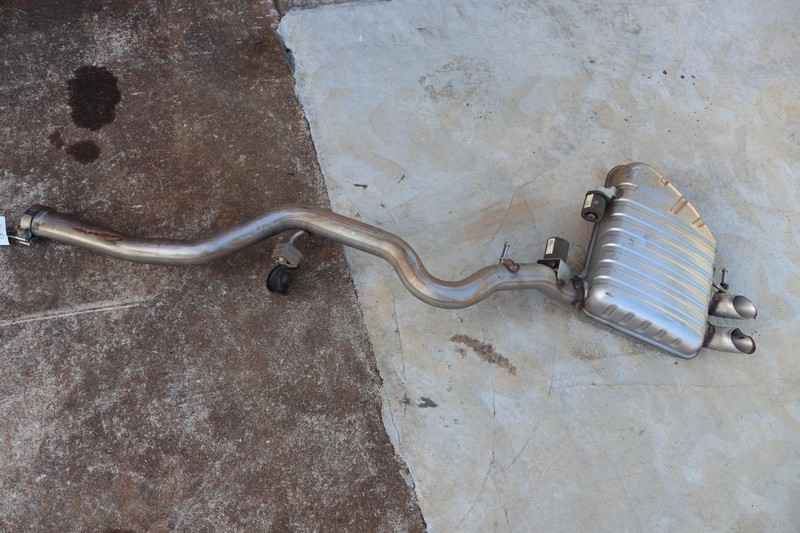 2018-2019 RANGE ROVER VELAR 2.0L DIESEL REAR EXHAUST MUFFLER TAIL PIPE OEM