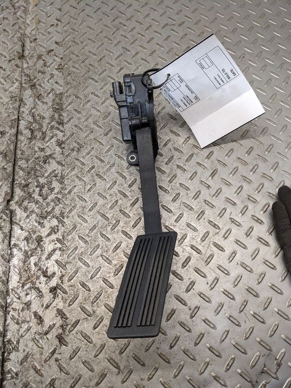 2005-2006 Dodge RAM 1500/2500 OEM Foot/Gas Pedal ID **53032753AC** 1178714