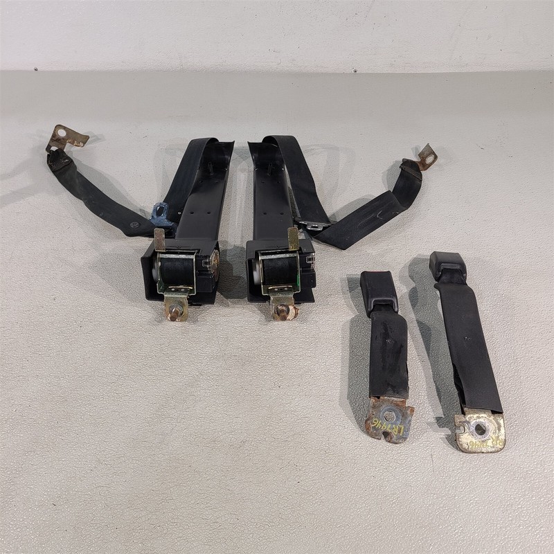 94-95 Mustang Gt Convertible Rear Seat Belt Retractors & Latches Lh Rh Set Aa744