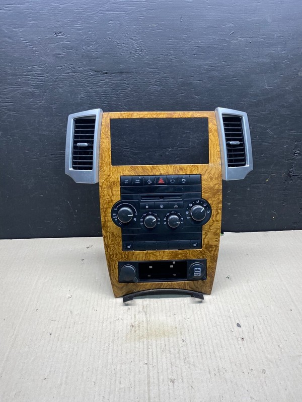 2008 to 2010 Jeep Grand Cherokee Center Navi Radio Air Vent Bezel O3379 DG OEM