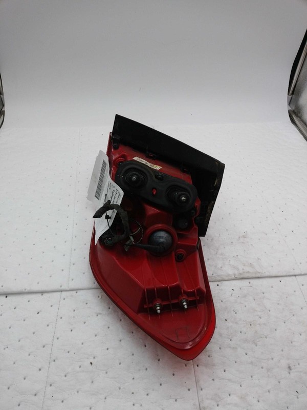 Used Left Tail Light Assembly fits: 2017 Kia Sorento quarter panel mounted incan