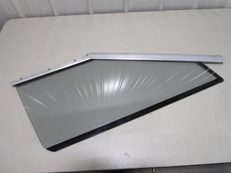 Bayliner Capri 21' Right STBD Side Driver Forward Windshield 34" Window Glass