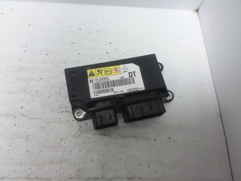 SRS Control Module Below Left Hand Front Seat Fits 12-14 ESCALADE 13580451