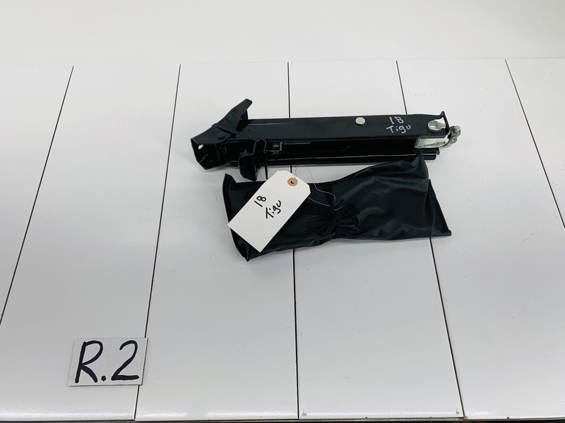 17-18 VOLKSWAGEN TIGUAN EMERGENCY SPARE WHEEL JACK LIFT TOOL W/ BAG OEM