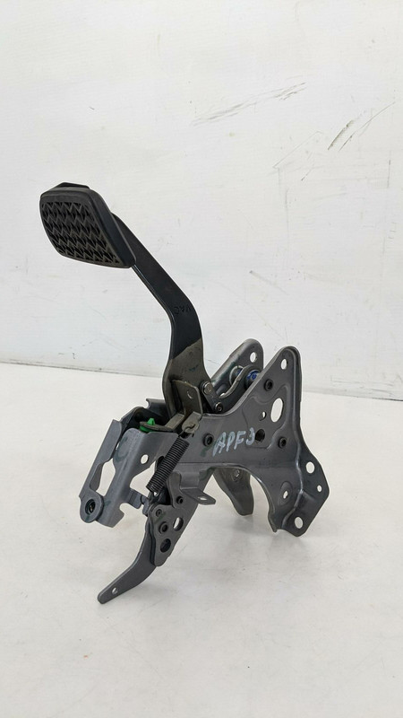 Brake Pedal 2020 Toyota Camry 47110-06310 2018 2019 2021 2022