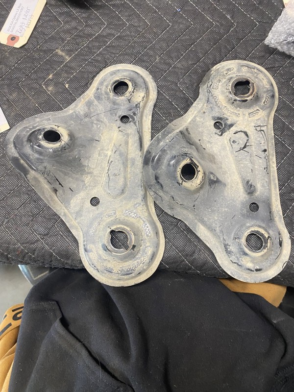 2016 KIA OPTIMA LX REAR SUBFRAME BRACKETS OEM
