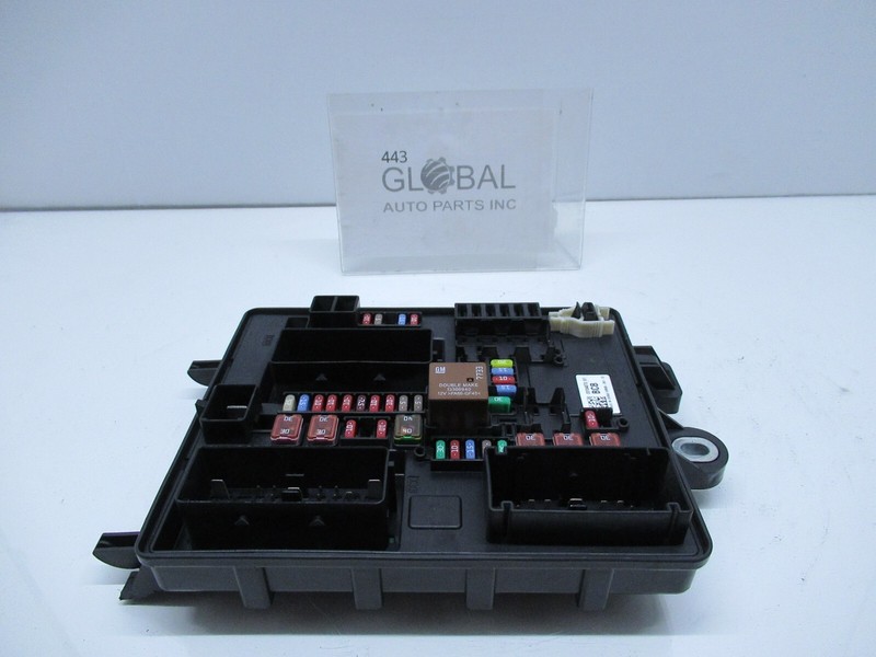13-18 CADILLAC ATS 2.0L ENGINE REAR TRUNK FUSE JUNCTION BOX OEM