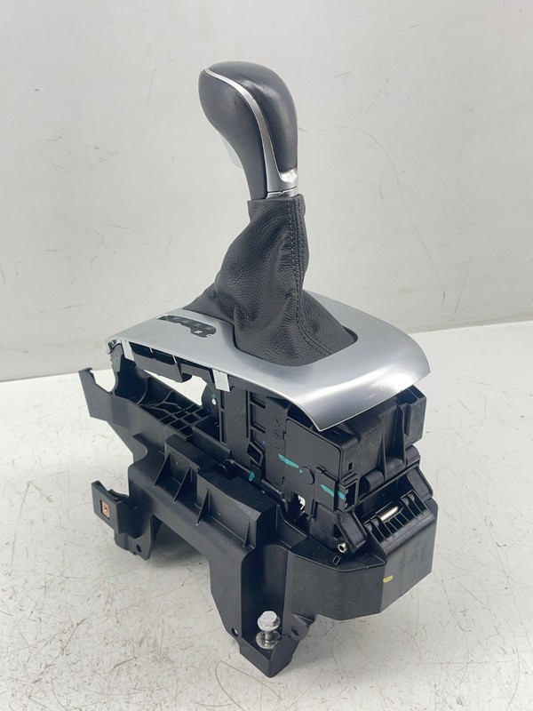 2016-2019 BUICK CASCADA AUTOMATIC TRANSMISSION SHIFT LEVER ASSEMBLY 39063050 OEM