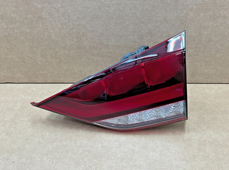 18 19 20 Genesis G80 Passenger Right Side Inner LED Tail Light 1617 OEM