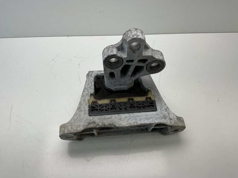 2018-2021 CHEVROLET EQUINOX TRANSMISSION MOUNT 84157571