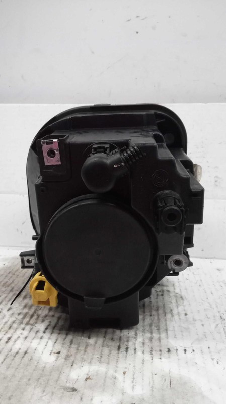 2020 Jeep Renegade Left Headlight Assembly Halogen Red OEM 690452