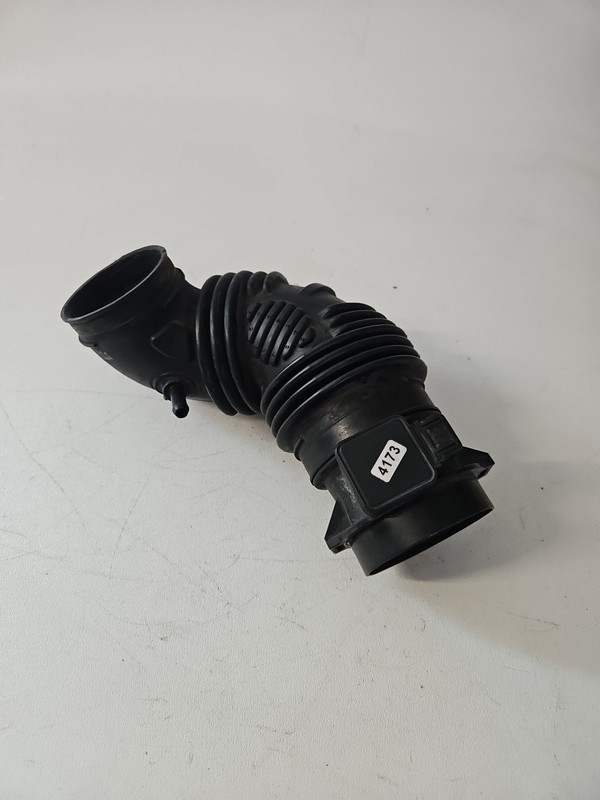 2005-2010 KIA SPORTAGE 2.7L Air Intake Tube Hose w Mass Air Flow Sensor OEM Maf