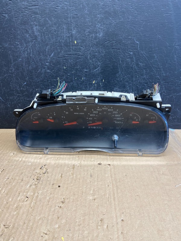 2006 Ford E150 E250 E350 VAN Gauge Speedometer Cluster ad6813 DG