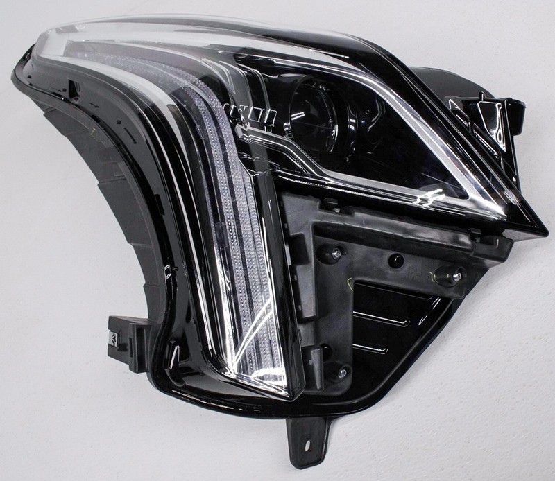 OEM Cadillac XT5 Right Passenger Side LED Headlamp Tab Missing 84648544