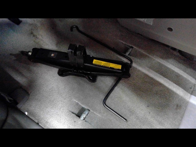 2009 SIENNA Jack and Tools 1581892
