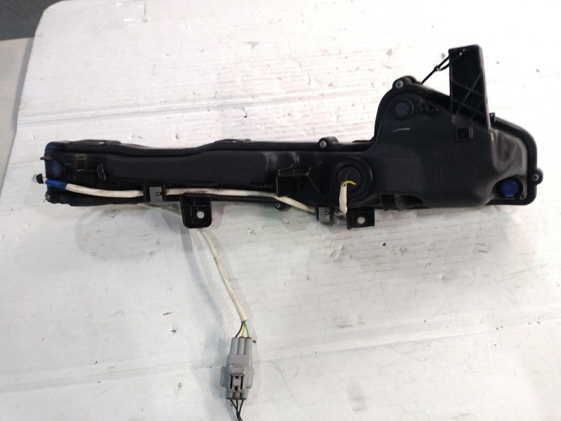 2015 Lexus IS250 Left Fog Light Assembly Silver 519838 Used 107K Miles