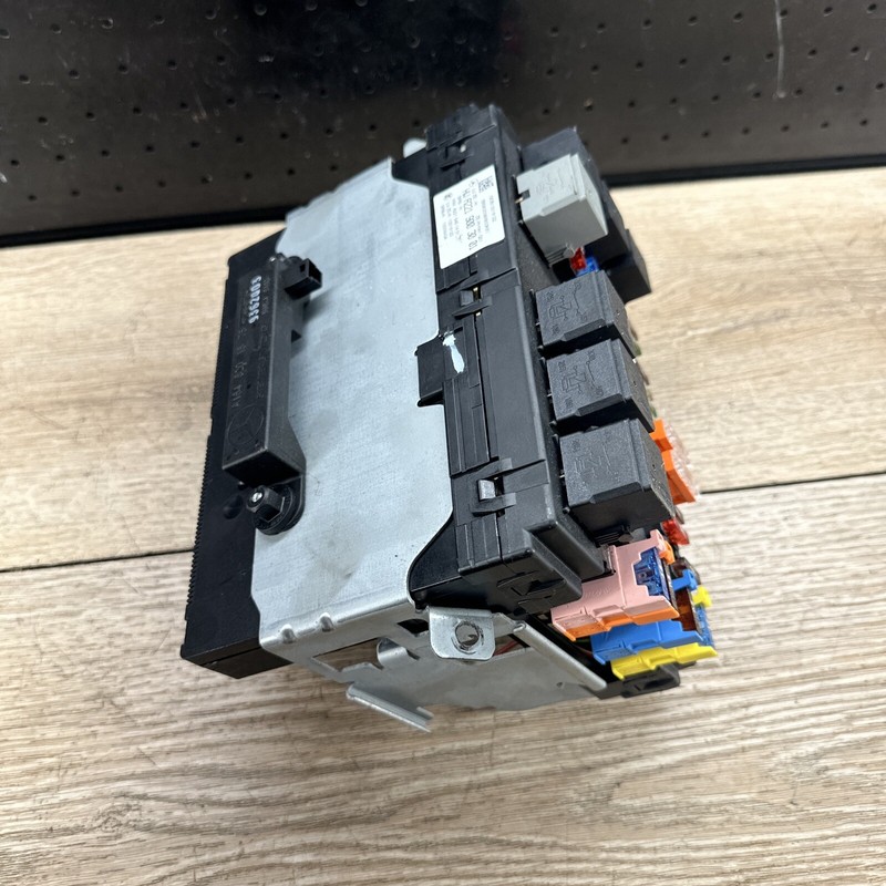 2007-2013 MERCEDES S550 S600 REAR SAM FUSE RELAY BOX 2219003001, 2219003101, OEM