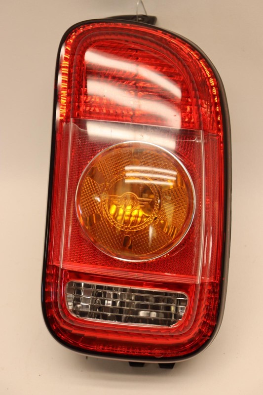 2008-2010 MINI COOPER CLUBMAN R55 REAR RIGHT PASSENGER TAIL LIGHT LAMP OEM