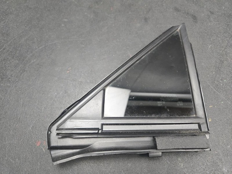 Front Left Door Vent Window Glass 2023 Toyota RAV4 68126-0R050 2019 2020 - 2025