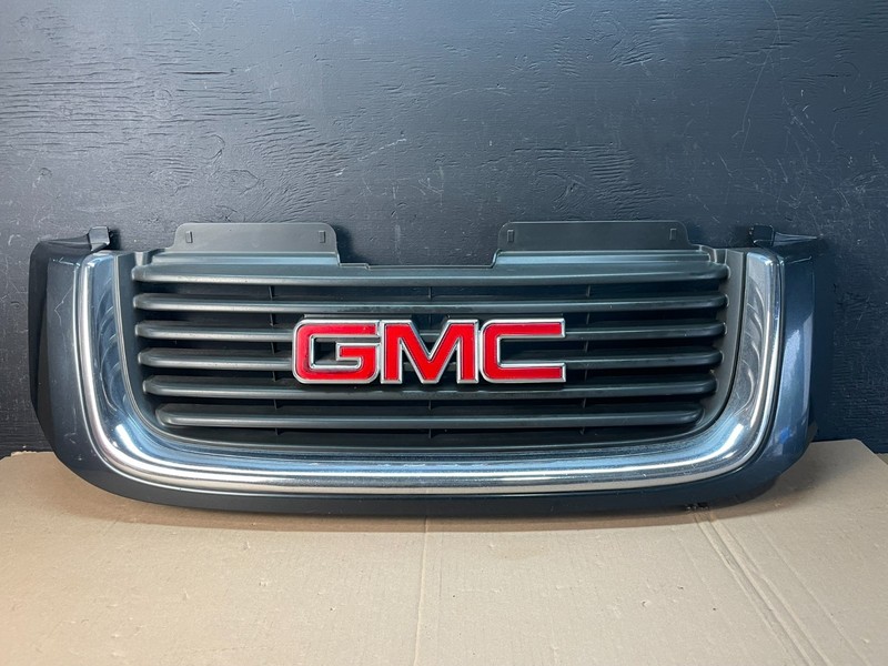 2002 to 2009 Gmc Envoy Front Upper Grill Grille OEM AD8381 DG
