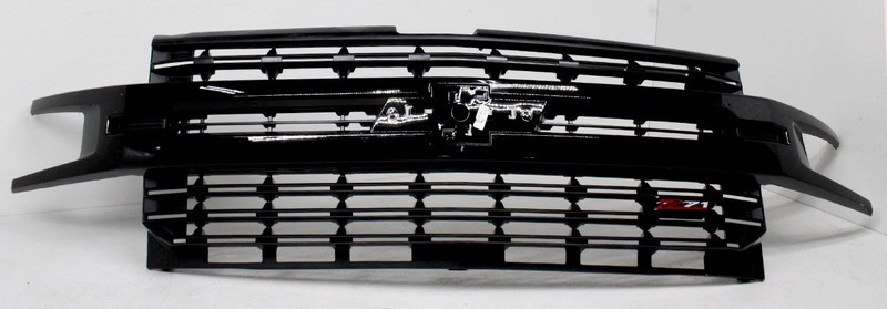 OEM Chevrolet Silverado 1500 LT Trail Boss Grille Black (GBA) 84493318 Scratches