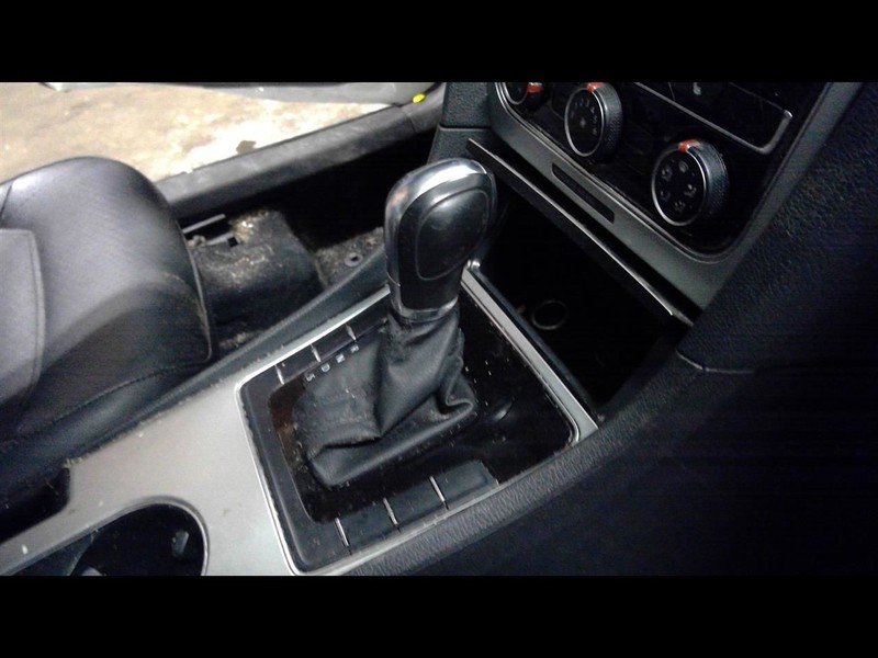 2019 PASSAT Automatic Transmission Shifter 1619288