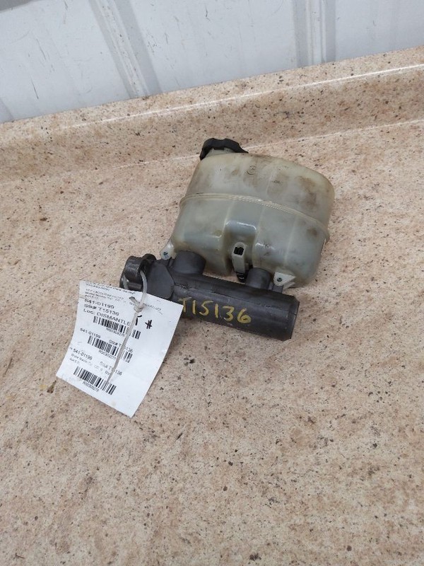Brake Master Cylinder Fits 99-02 SIERRA 1500 PICKUP 309278