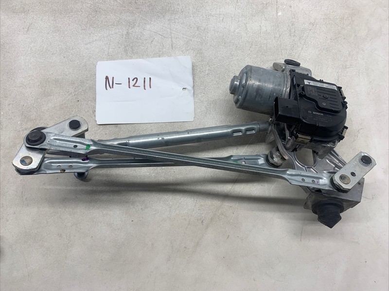 2020-2022 Tesla Y Windshield Wiper Linkage Motor Module 1490242-00-A 1211 S22