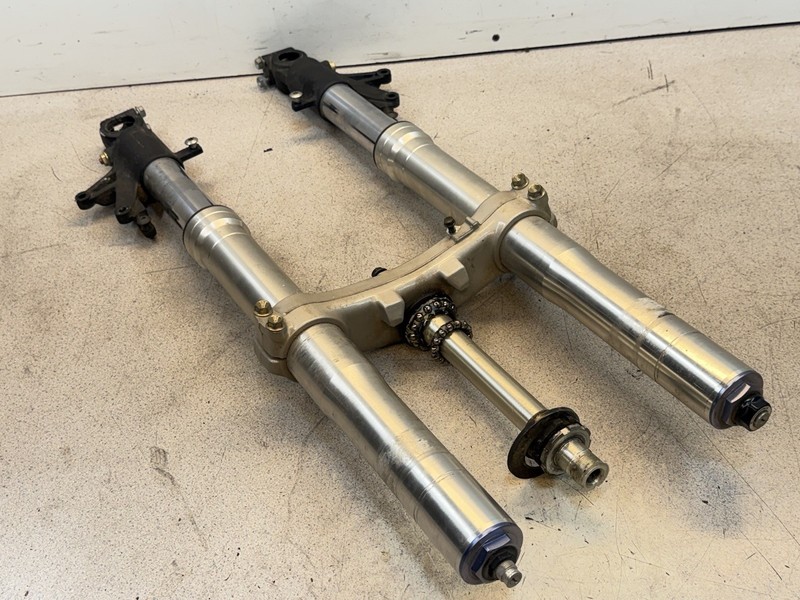 2003 Honda CBR 900 RR CBR900 Front ForksSuspension Tubes Fork Assy 954 03