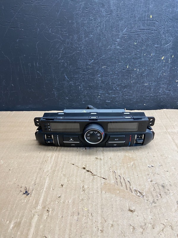 2009 to 2011 Kia Borrego AC Heater Climate Controls HVAC Storage Panel AE1823 DG