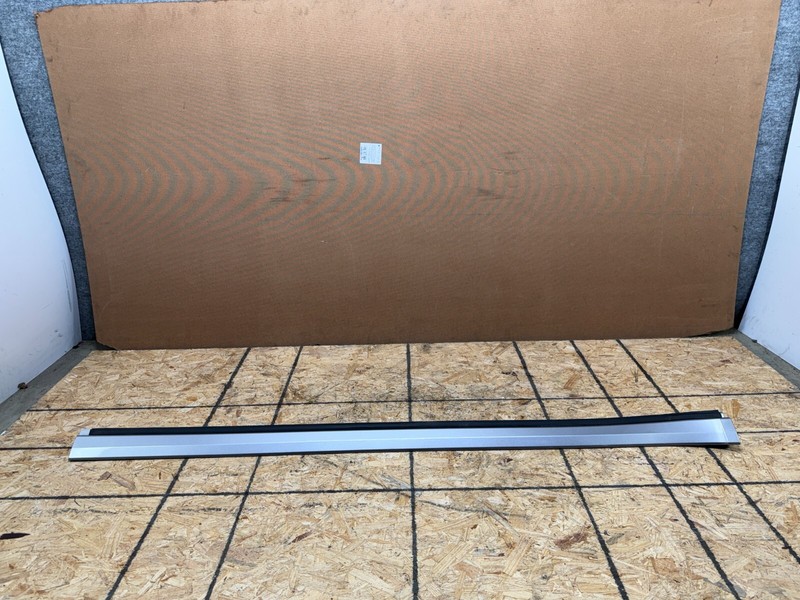 GENESIS GV70 2022-2026 OEM RIGHT PASSENGER SIDE SKIRT ROCKER PANEL ASSY (SILVER)