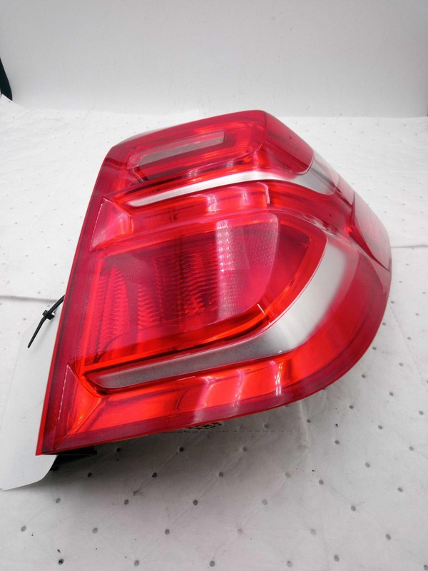 2016 Chevrolet Equinox Right Tail Light Assembly Gold OEM 172739 87K Miles