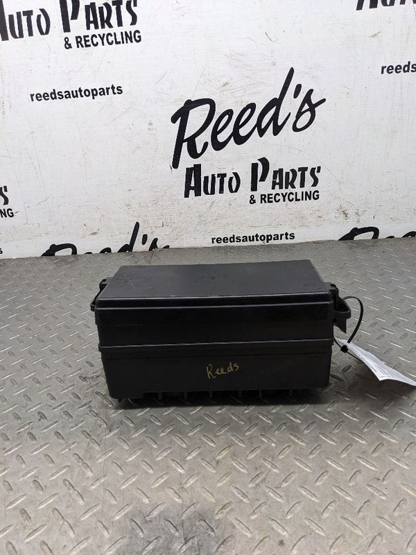Fuse Box Engine Fits 05-06 MUSTANG 1183563