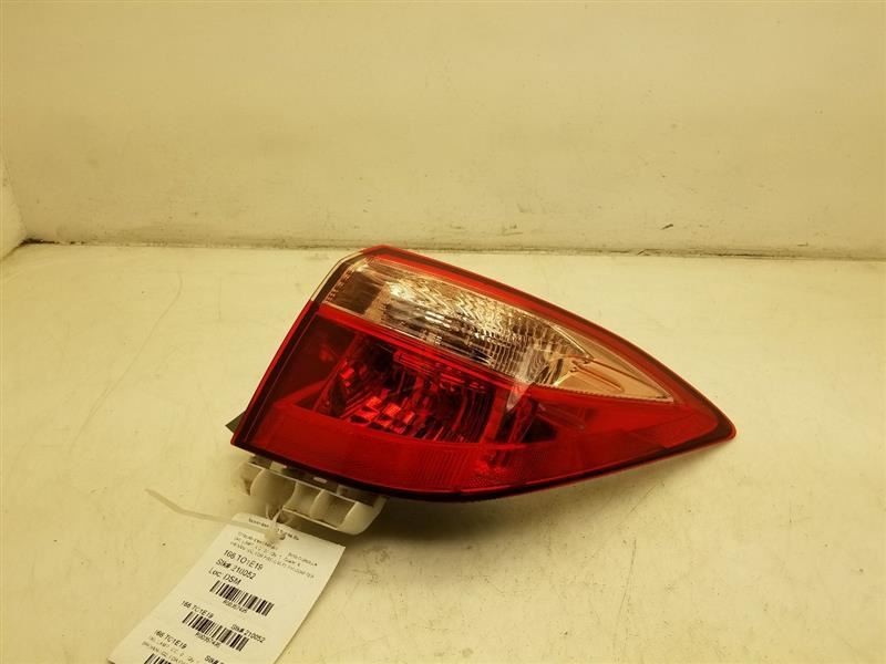 18-23 TOYOTA CAMRY LE PASSENGER SIDE REAR TAIL LIGHT ASSEMBLY