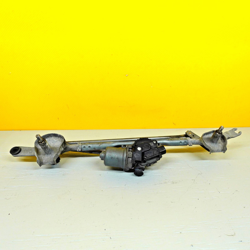 2017-2024 CADILLAC XT5 Front Windshield Wiper Linkage W/ Motor Oem 23372081