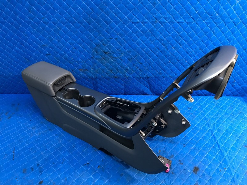 2013 Chevy Malibu Center Floor Console Assembly Gray Cup Holder Armrest OEM