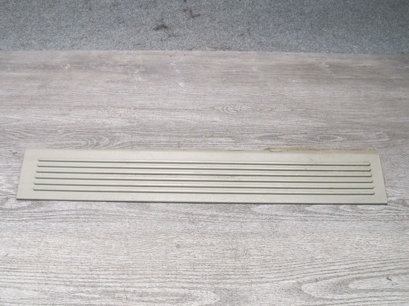 2003-2009 HUMMER H2 FRONT RIGHT PASS SIDE DOOR SCUFF SILL PLATE TRIM PANEL